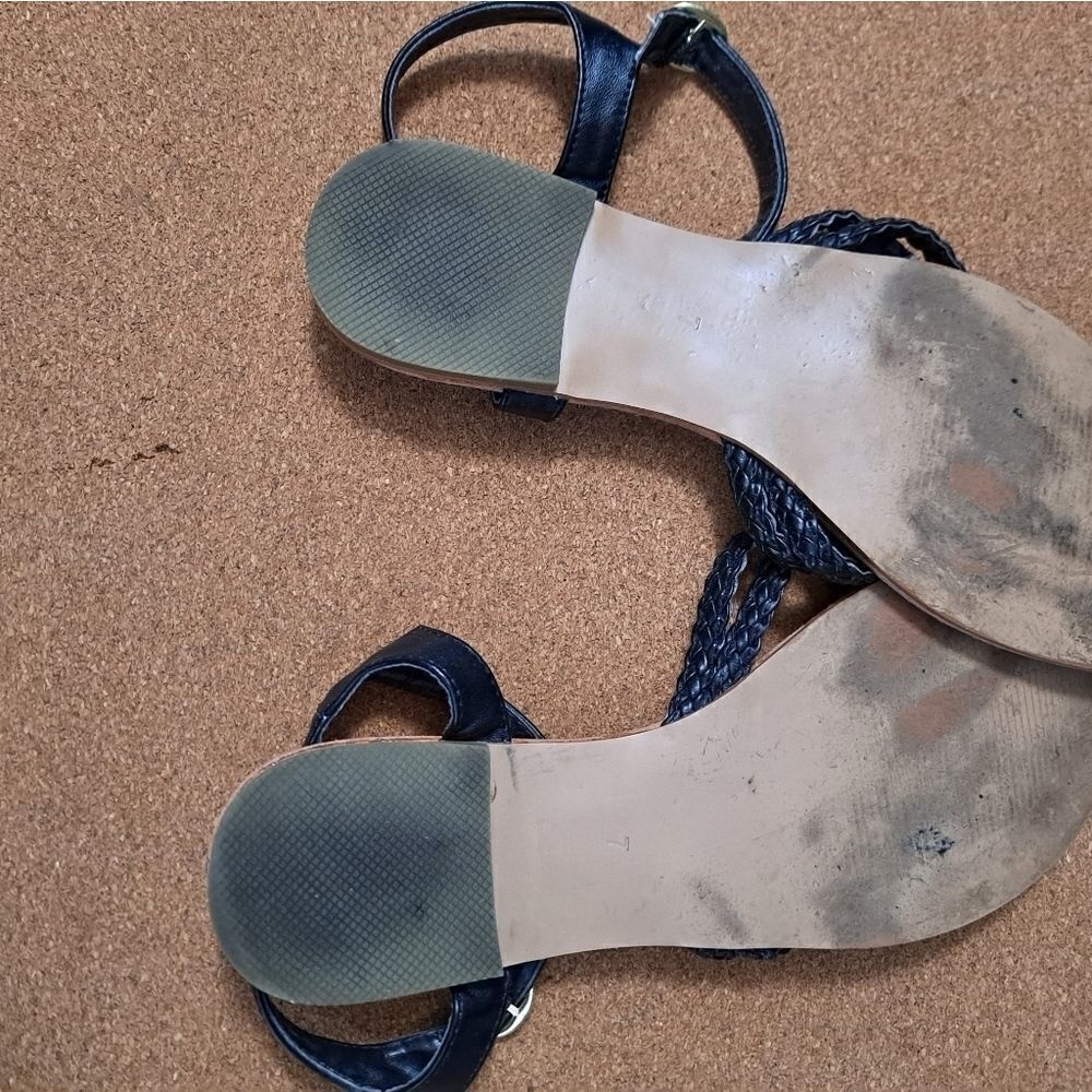 G by GUESS Thong Sandals Black 7 - Picture 4 of 6